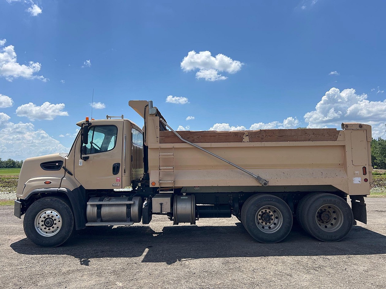 2018 FREIGHTLINER 108SD DUMP TRUCK